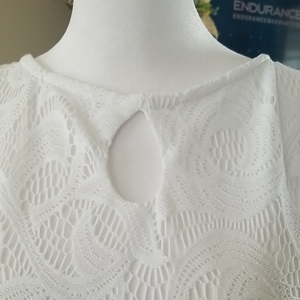London Style White Lace Dress with Decorative Belt - Picture 3 of 6